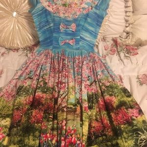 Gorgeous Bernie Dexter dress.